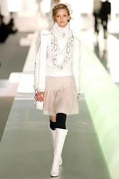 Look 18